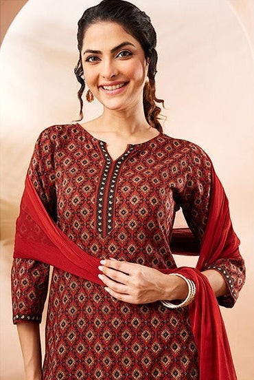 Naanu maroon cotton kurta with diamond print, keyhole neckline, embroidered placket, 3/4 sleeves, and crimson chiffon dupatta.
